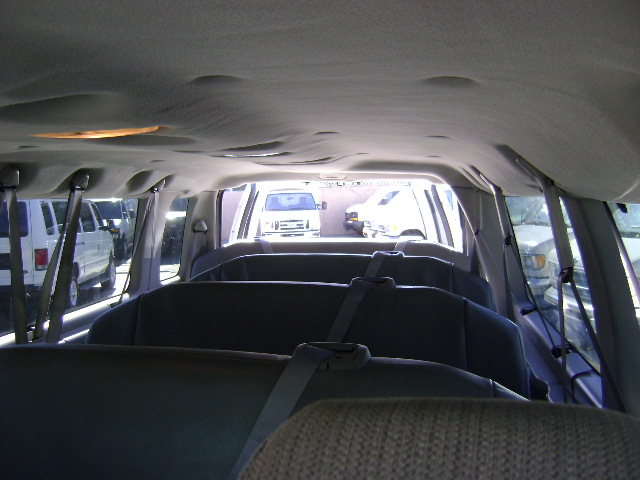 Used 2009 Ford E-350 and Econoline 350 Extended Wagon Super Duty RWD image 12