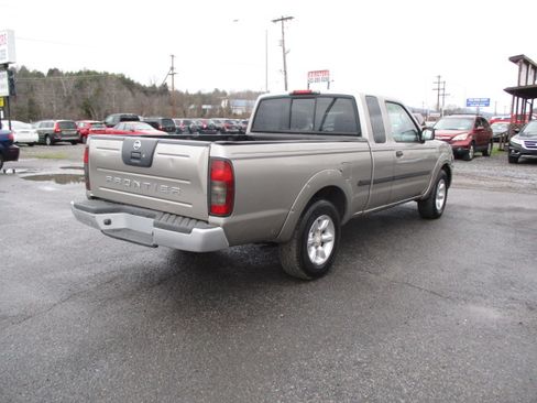 Used 2002 Nissan Frontier XE image 6