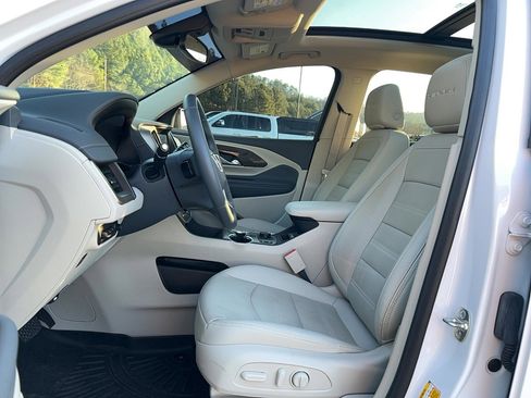 Used 2024 GMC Terrain Denali image 12