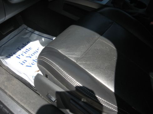 Used 2012 Jeep Liberty 4WD Limited Jet image 9