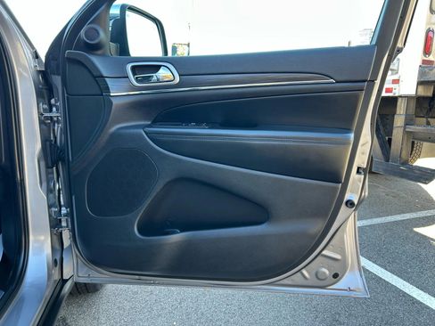 Used 2019 Jeep Grand Cherokee Limited image 68