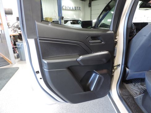 Used 2023 Chevrolet Colorado Trail Boss image 34
