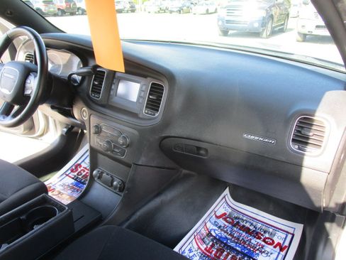 Used 2016 Dodge Charger SE image 27