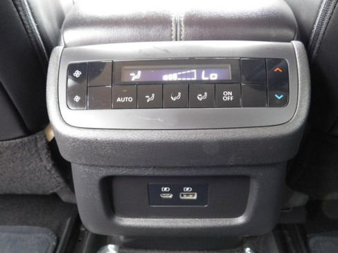 Used 2025 Nissan Pathfinder SL FWD image 22