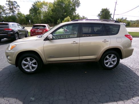Used 2009 Toyota RAV4 Limited image 2