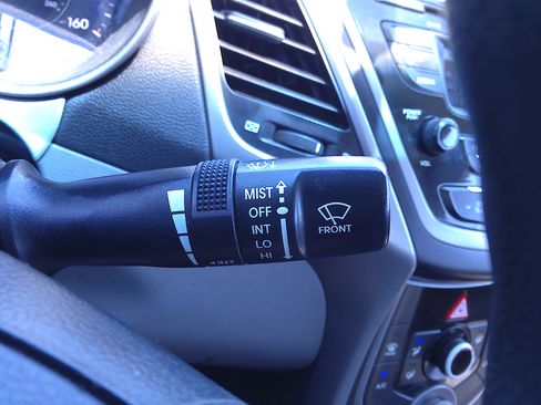 Used 2016 Hyundai Elantra SE FWD image 31
