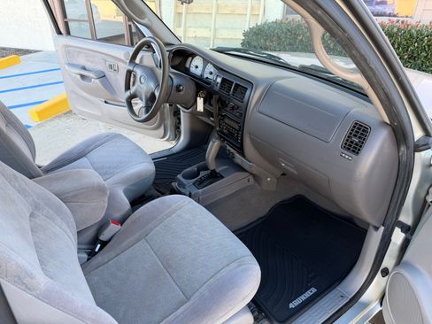 Used 2003 Toyota Tacoma image 23