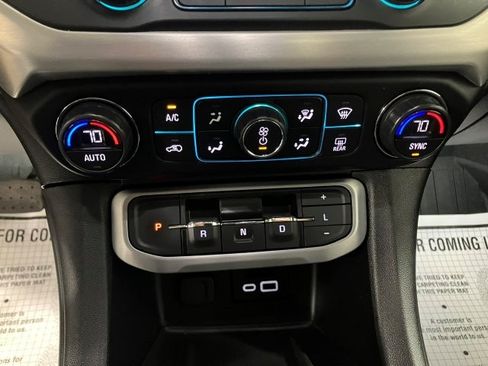 Used 2020 GMC Acadia SLT image 15