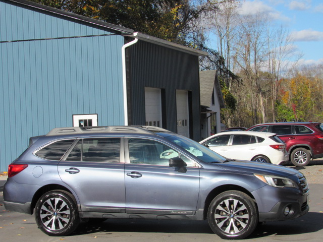 Used 2017 Subaru Outback 2.5i Limited AWD/4WD image 12