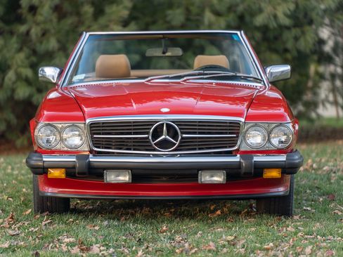 Used 1987 Mercedes-Benz 560 SL image 4