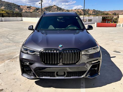 Used 2020 BMW X7 M50i image 8