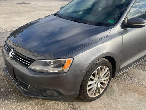 Used 2013 Volkswagen Jetta GLS TDI image 2
