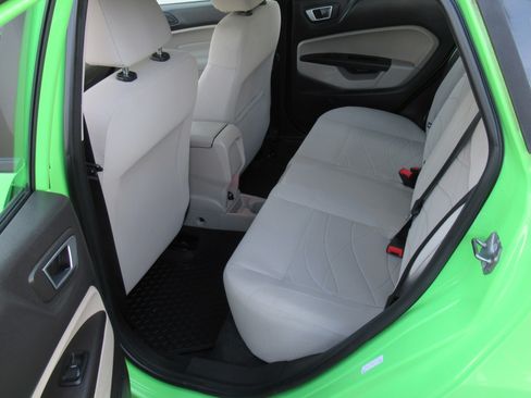 Used 2014 Ford Fiesta SE image 16