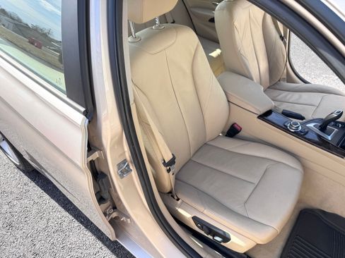 Used 2013 BMW 328i xDrive AWD/4WD image 18