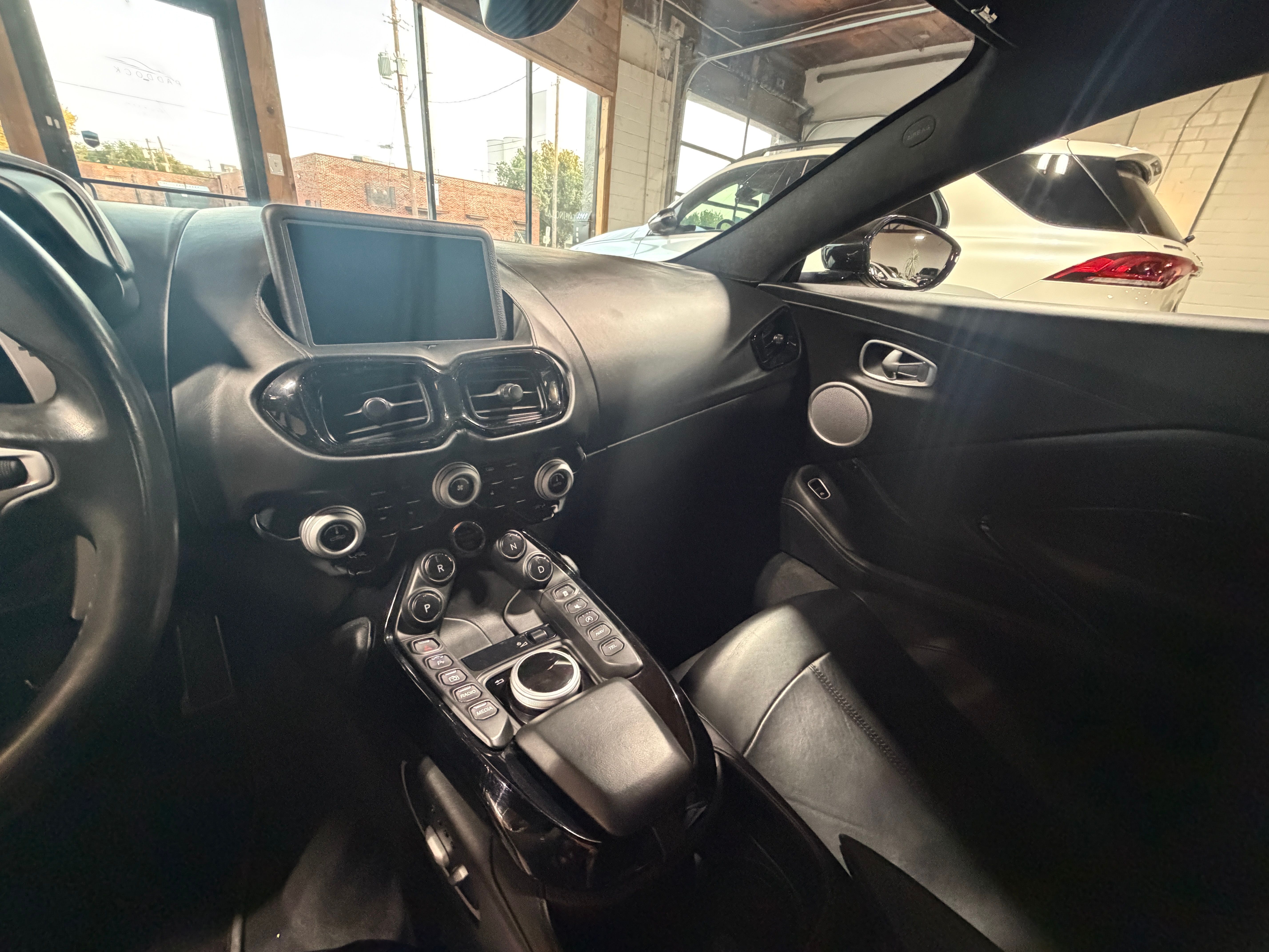 Used 2020 Aston Martin V8 Vantage Coupe RWD image 18