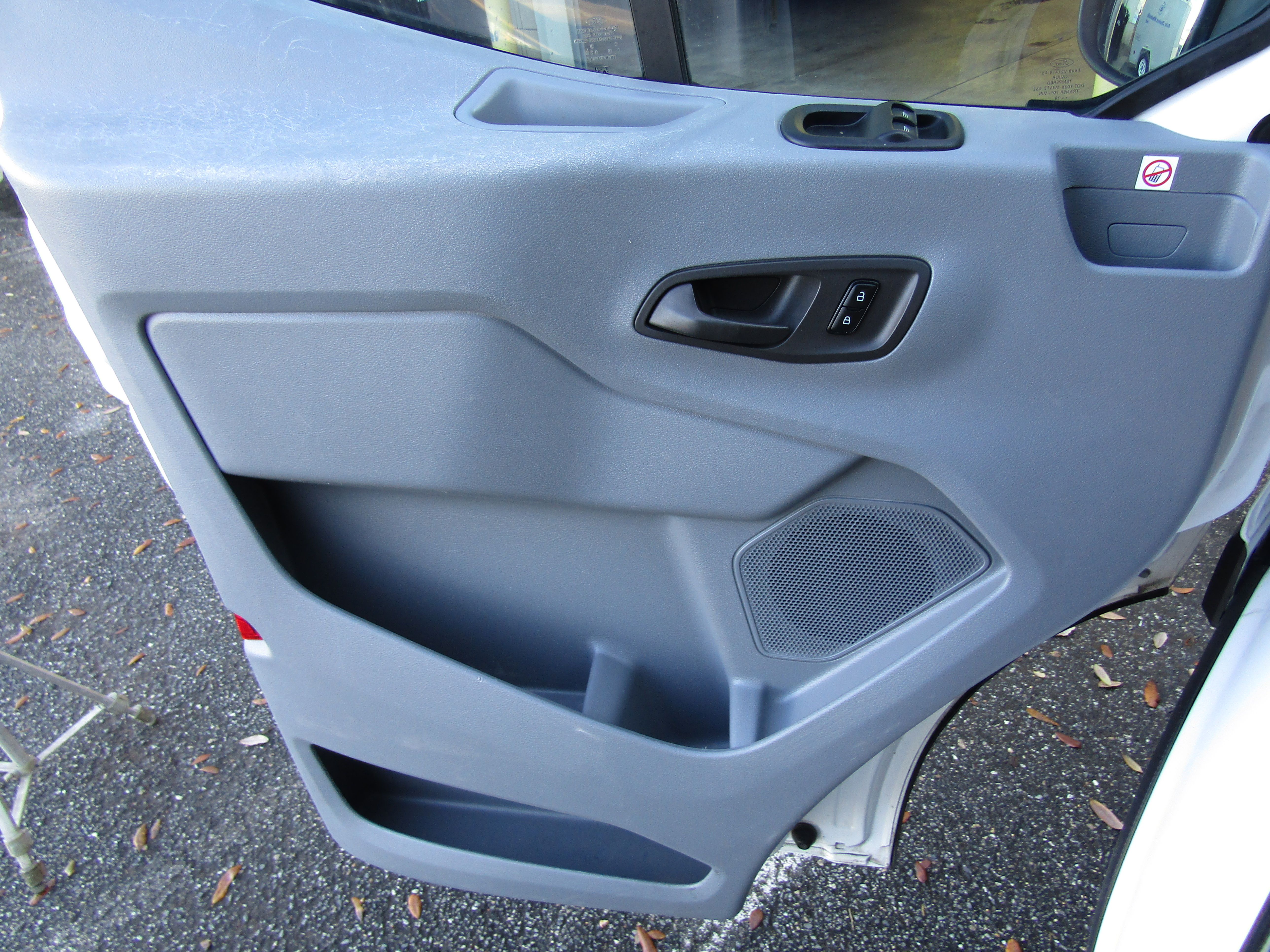 Used 2019 Ford Transit 250 130 Low Roof RWD image 16