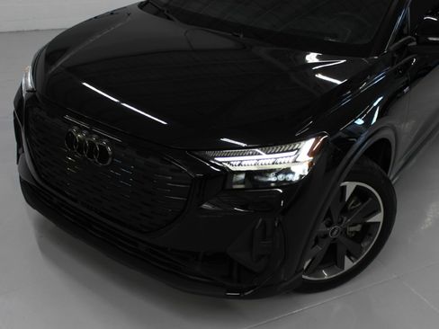 Used 2024 Audi Q4 e-tron quattro Prestige AWD/4WD image 4