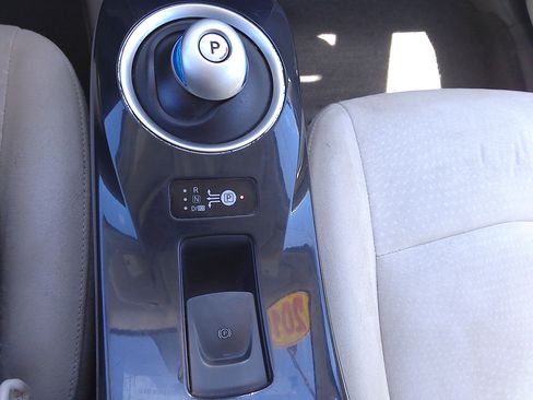 Used 2011 Nissan Leaf SL FWD image 20
