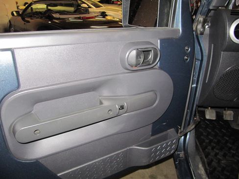 Used 2008 Jeep Wrangler 4WD Unlimited Sahara image 15