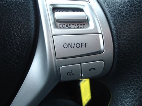 Used 2016 Nissan Rogue S image 17