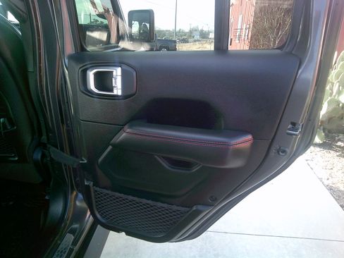 Used 2019 Jeep Wrangler Unlimited Rubicon image 11