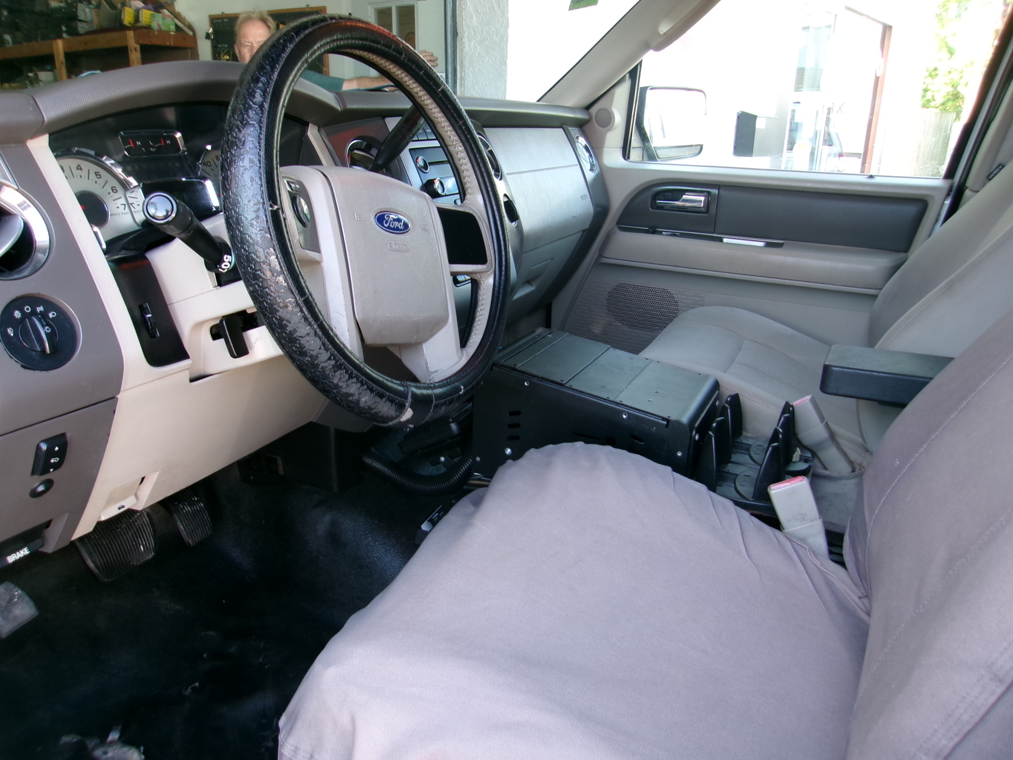 Used 2012 Ford Expedition 2WD XL image 4