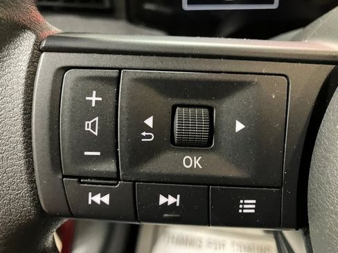 Used 2025 Nissan Kicks SV image 15