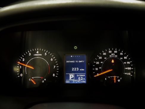 Used 2015 Toyota Sienna LE image 26