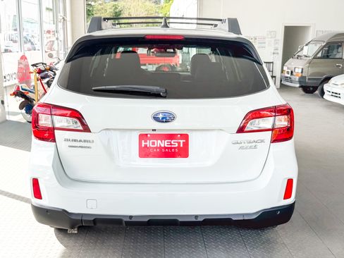 Used 2017 Subaru Outback 2.5i Limited image 5