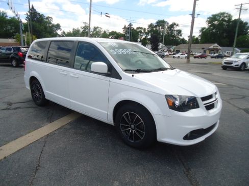 Used 2018 Dodge Grand Caravan GT FWD image 3