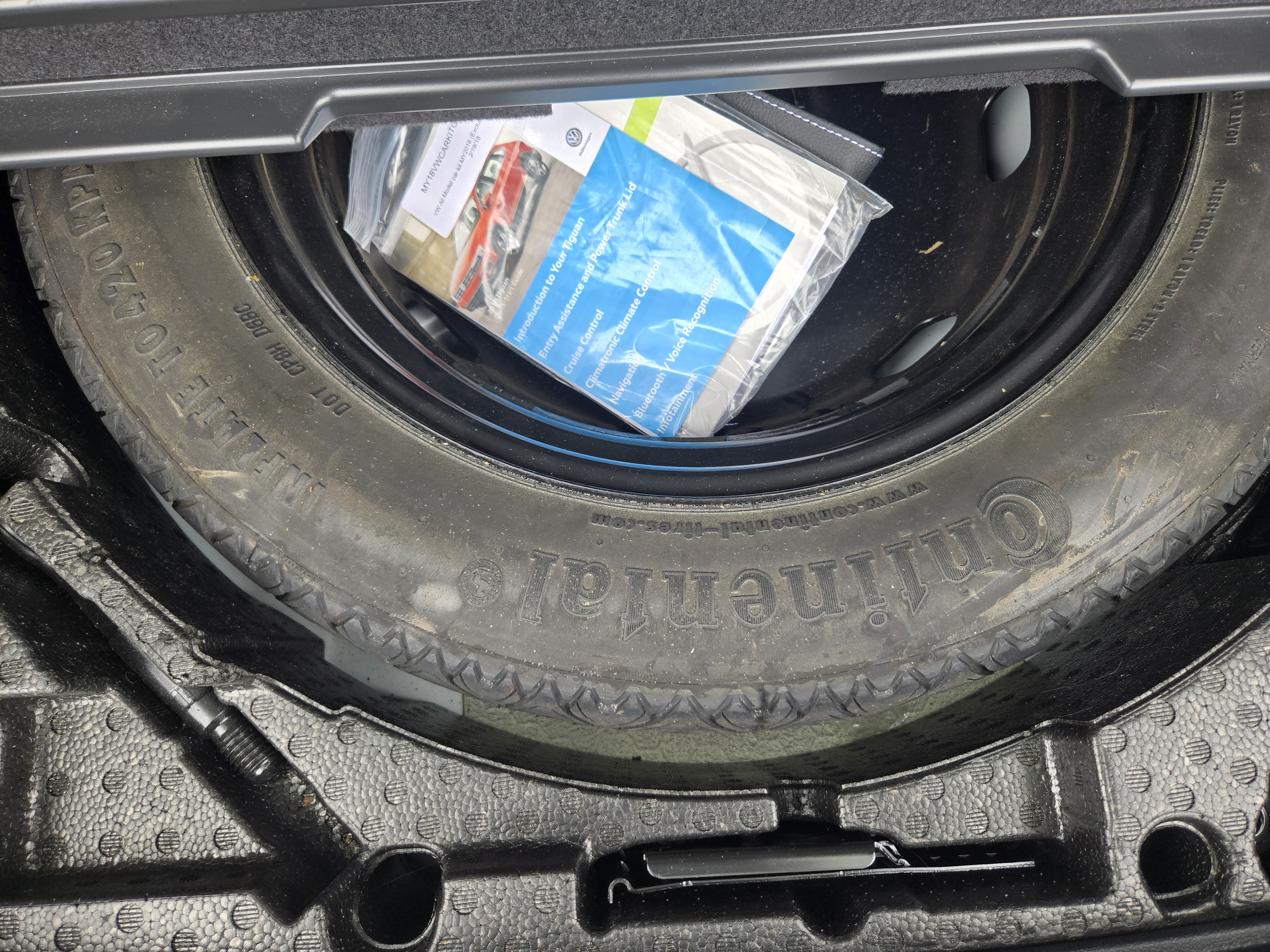 Used 2018 Volkswagen Tiguan FWD S image 36