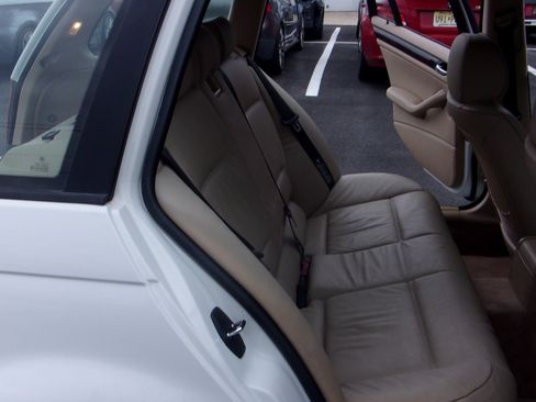 Used 2000 BMW 323i image 29