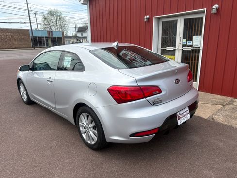 Used 2016 Kia Forte Koup EX FWD image 5