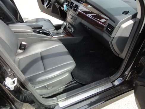 Used 2011 Mercedes-Benz GLK 350 4MATIC image 10