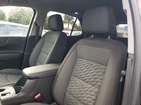 Used 2018 Chevrolet Equinox LT image 10