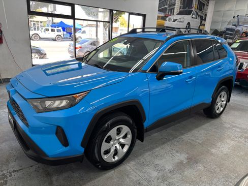 Used 2019 Toyota RAV4 LE image 2