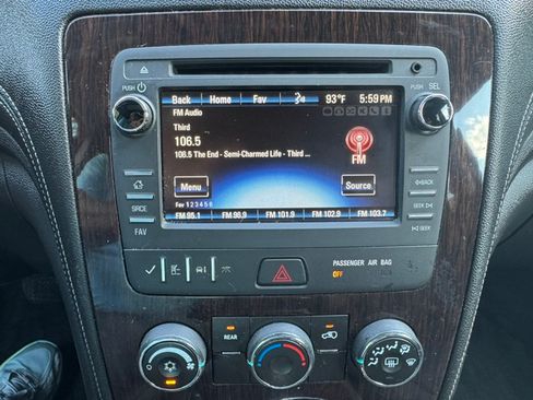 Used 2016 Chevrolet Traverse FWD LT w/ 1LT image 24