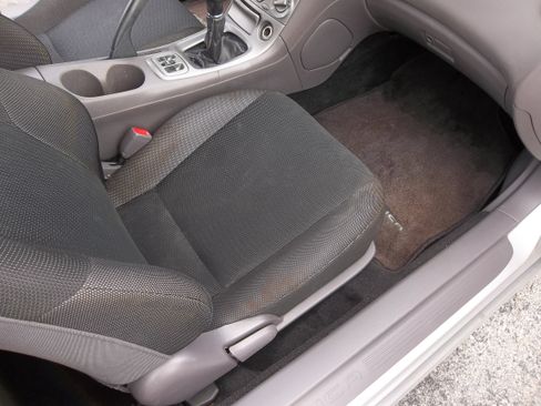 Used 2001 Toyota Celica GT FWD image 10