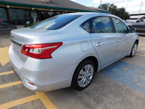 Used 2016 Nissan Sentra image 9