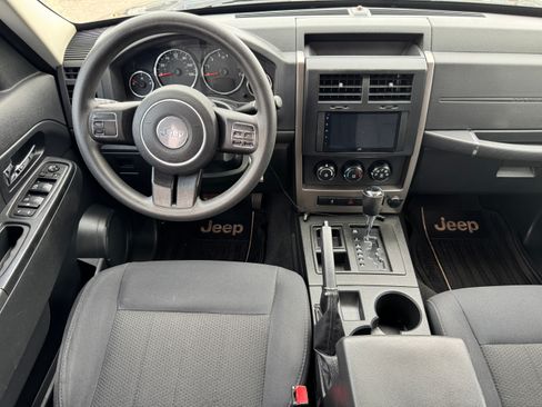 Used 2012 Jeep Liberty Sport image 22