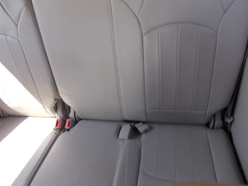 Used 2011 Buick Enclave 2WD CXL image 10