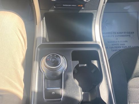 Used 2022 Ford Edge AWD SE image 11