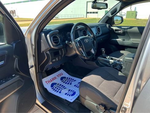 Used 2016 Toyota Tacoma TRD Off-Road image 14