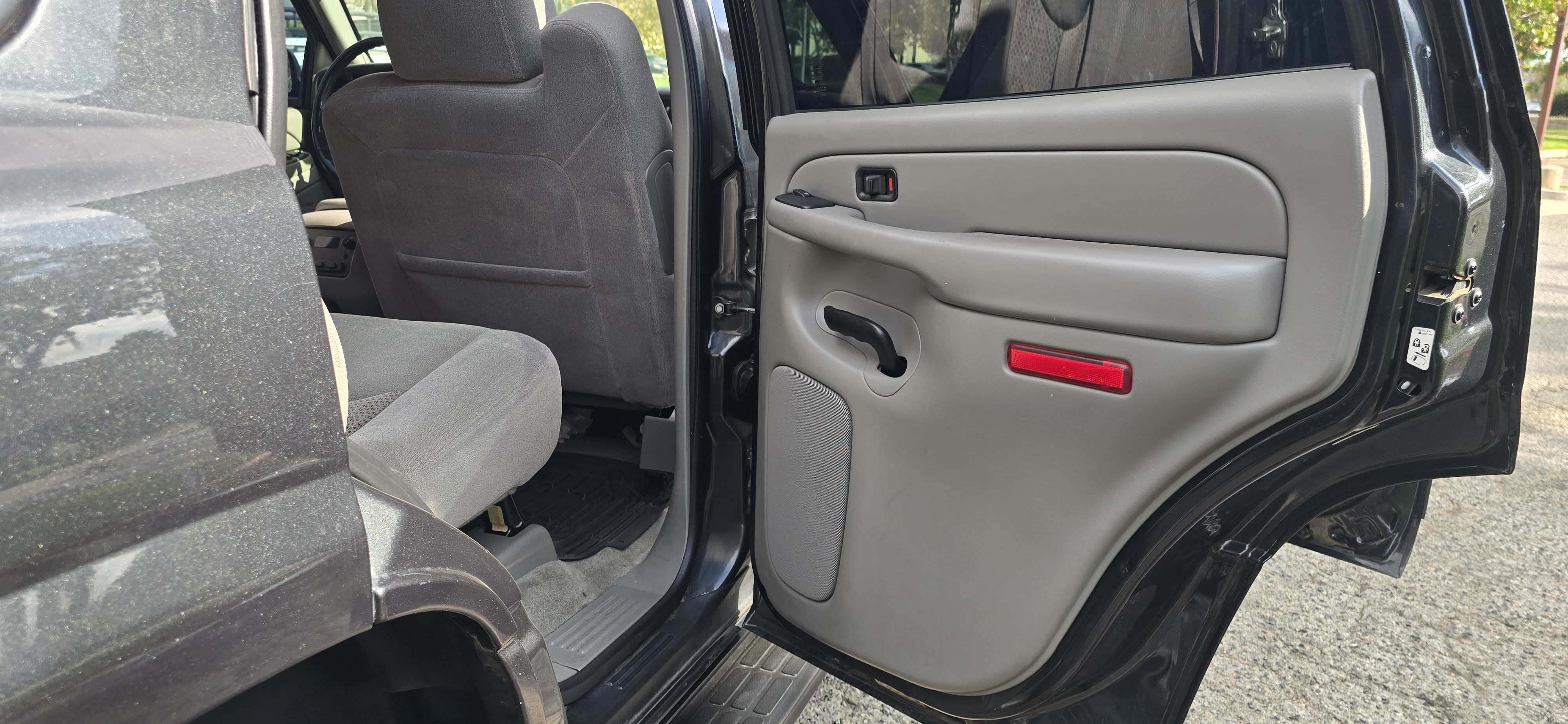 Used 2004 Chevrolet Tahoe 2WD image 29