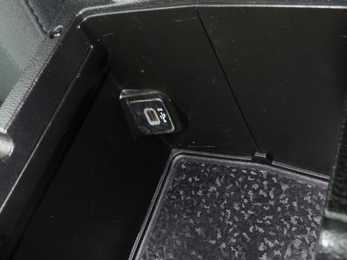 Used 2019 Jeep Wrangler Unlimited Sport image 15