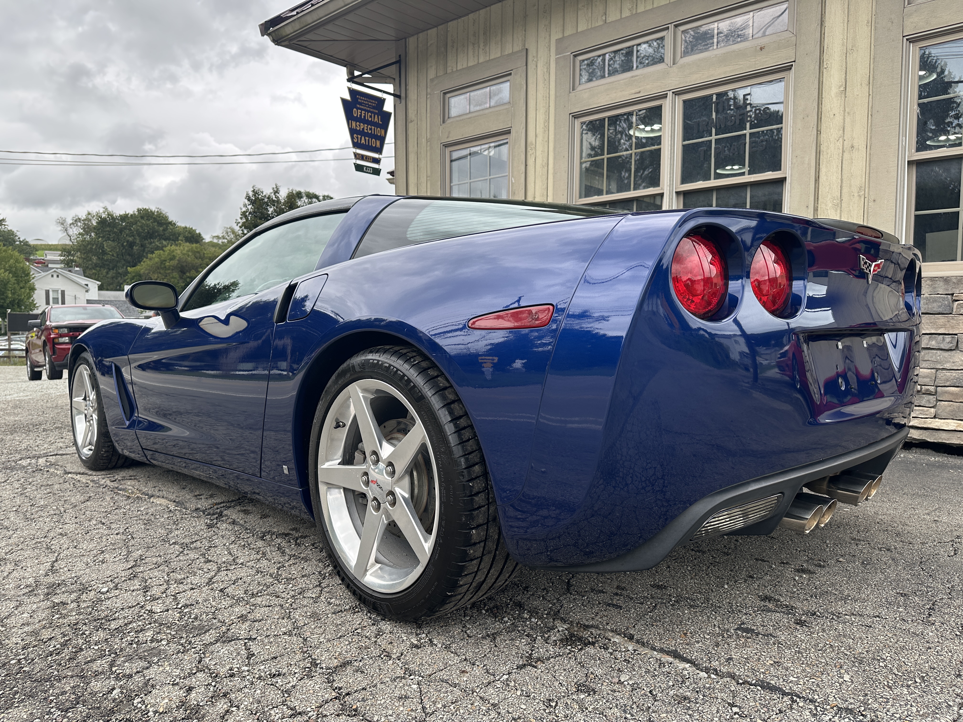 Used 2006 Chevrolet Corvette Coupe RWD image 3
