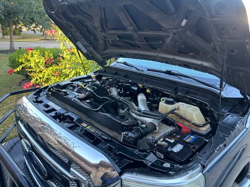 Used 2015 Ford F350 Lariat image 24