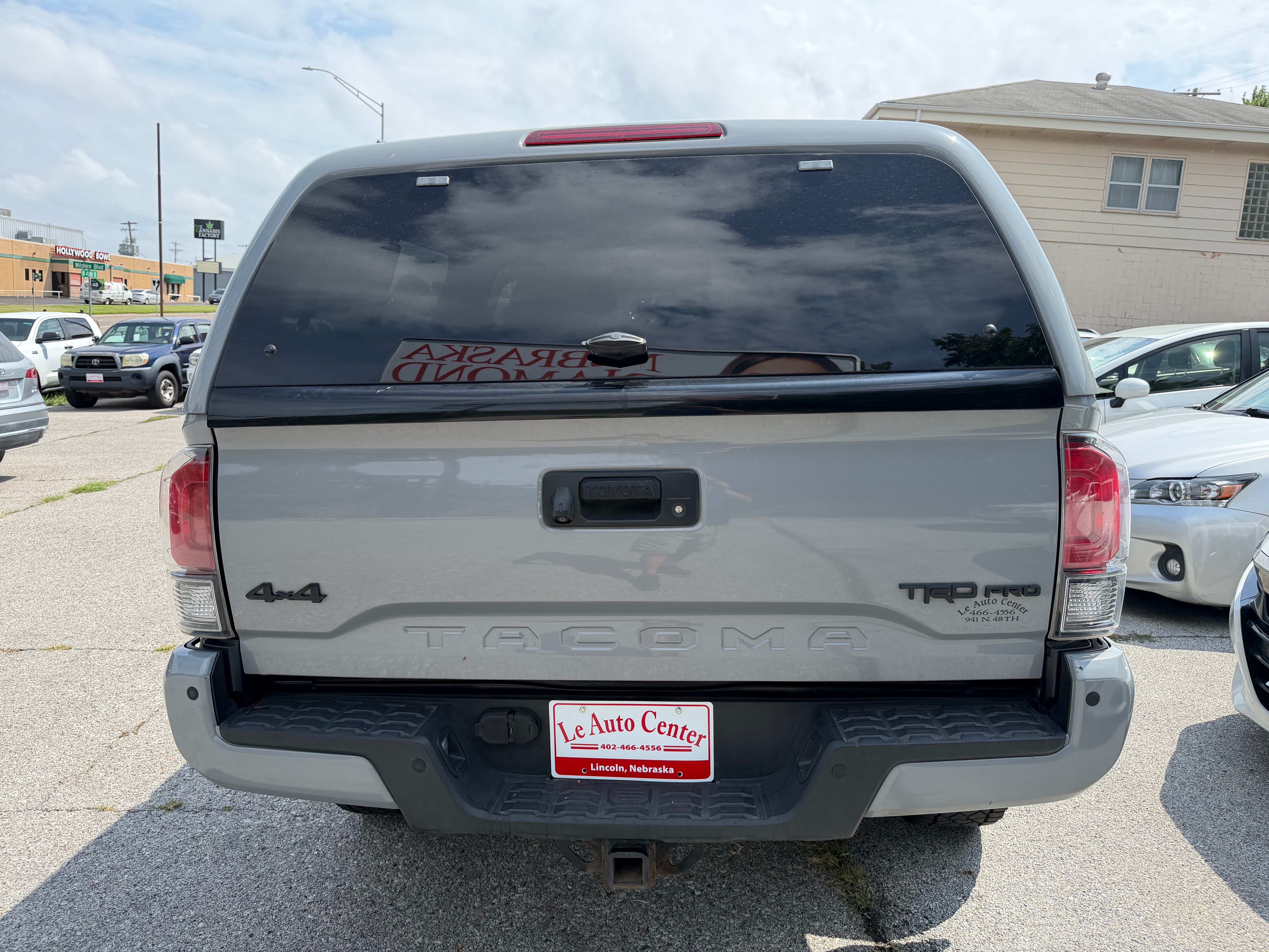 Used 2017 Toyota Tacoma 4x4 Double Cab image 2