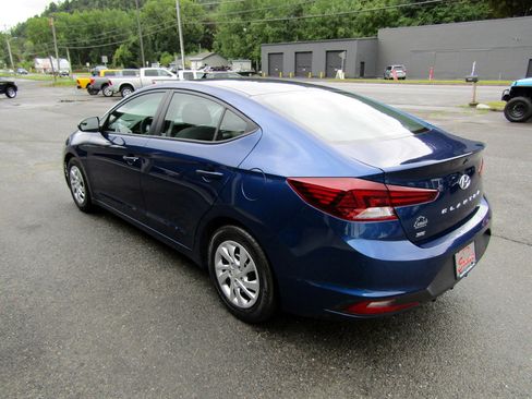 Used 2020 Hyundai Elantra SE Sedan FWD image 5