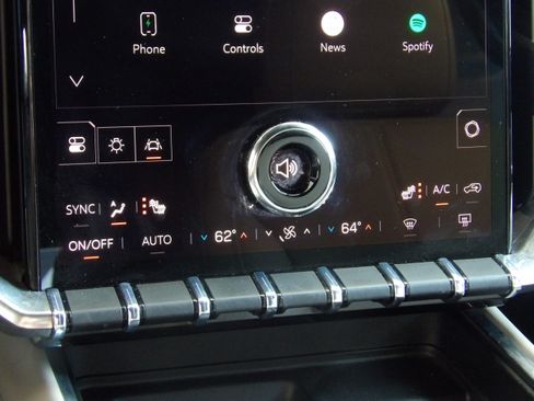 Used 2026 GMC Acadia FWD Elevation image 3